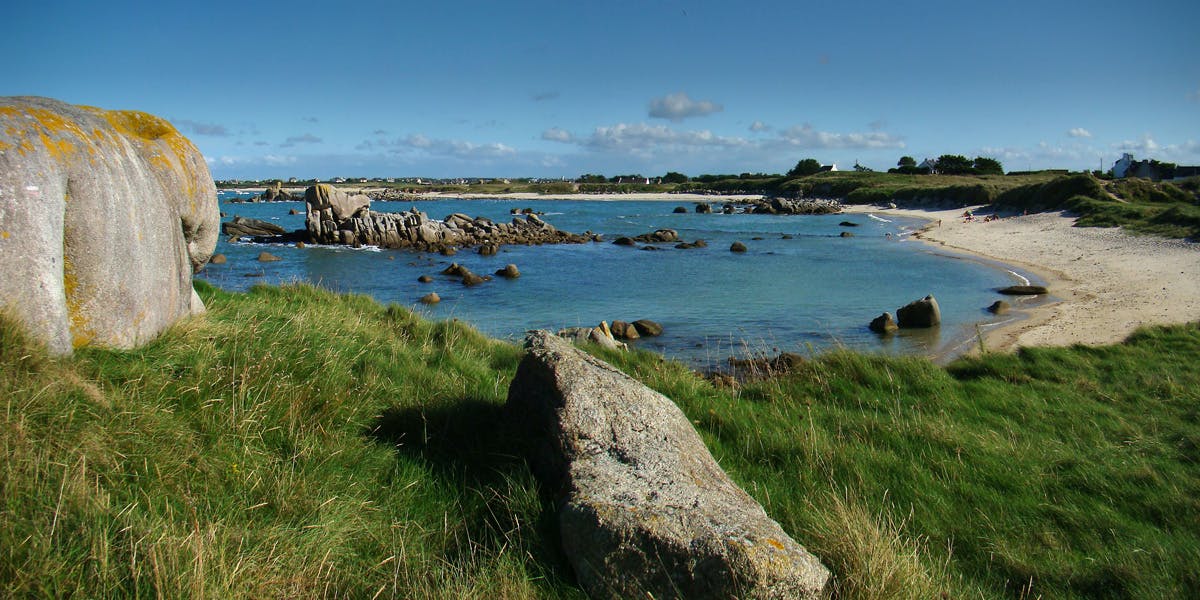 La plage de Plouescat, dans le Finistère, en Bretagne. (Photo: Tango7174/WikimediaCommons)