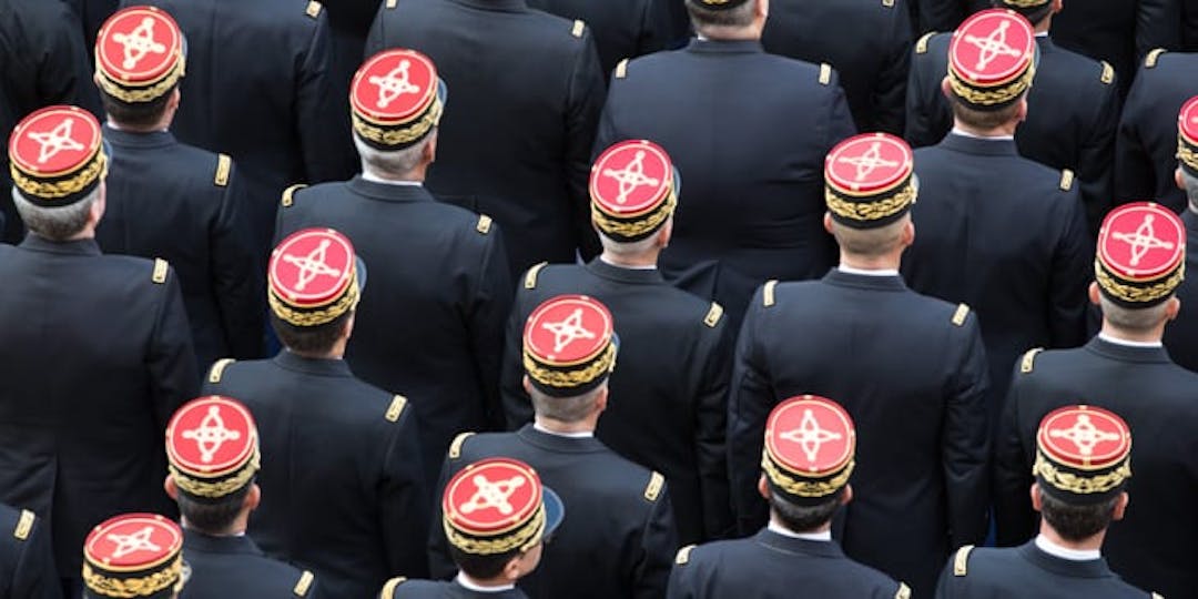 Officiers généraux lors d'une cérémonie aux Invalides (Photo Matthieu Guyot/L'Essor)