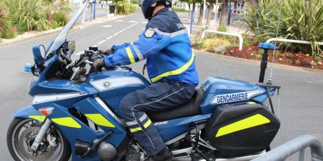 Lors de sa chute, le gendarme a bien cru que sa moto de 300 kilos allait rebondir sur lui (photo LP)