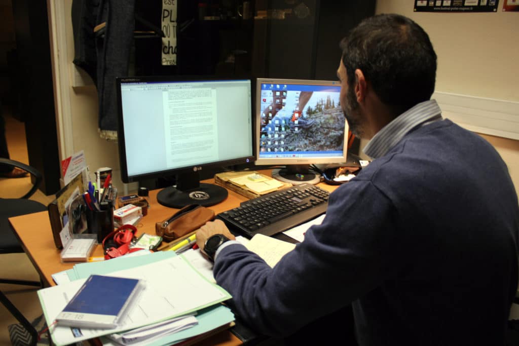 Un enquêteur de l'Oclaesp (Crédit photo: GT/L'Essor).