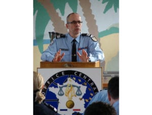 Le colonel Bernard Thibaud, chef de l'OCLDI lors d'une présentation de son unité.