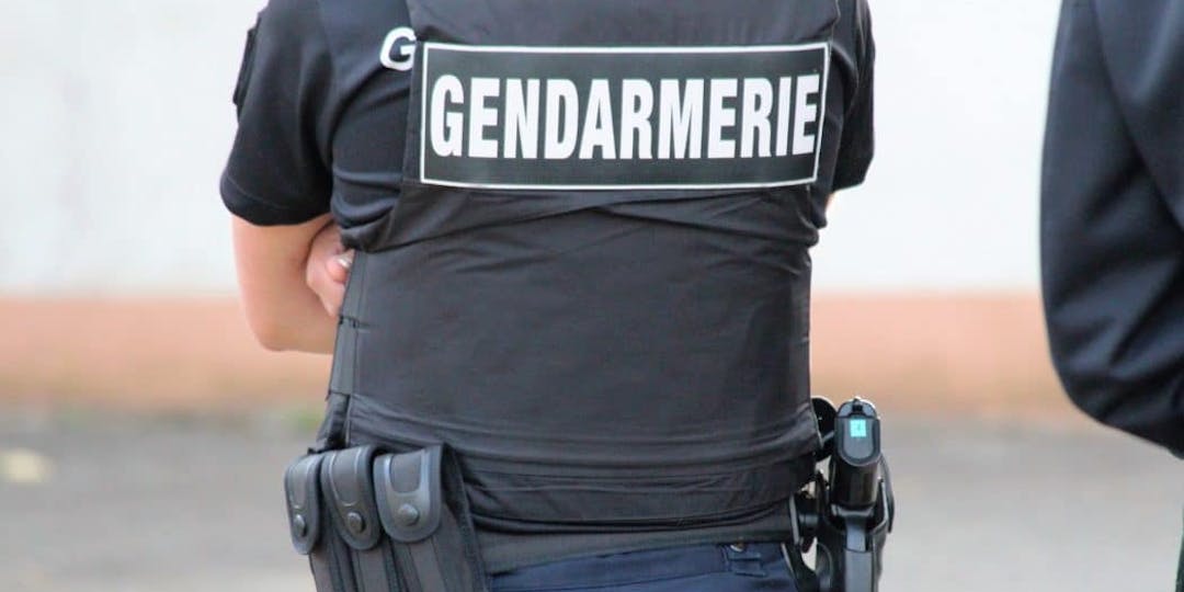 Les gendarmes auraient utilisé un taser avant que l'un d'eux ne fasse usage de son arme à feu. (photo d'illustration / archives L'Essor)