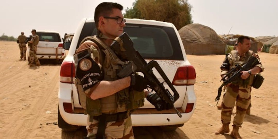 Gendarmes prévôts au Mali (photo d'illustration Jean-Marc Tanguy pour L'Essor de la Gendarmerie)E