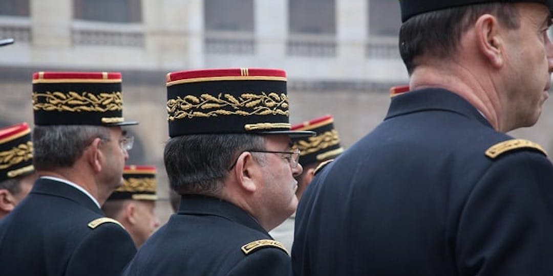 officiers généraux lors d'une cérémonie dans la cour d'honneur de l'Hôtel national des Invalides à Paris (photo d'illustration)