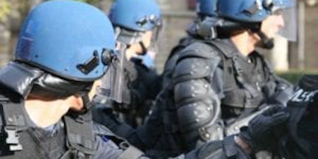 Des gendarmes mobiles à l'entrainement (M. Guyot/Essor)