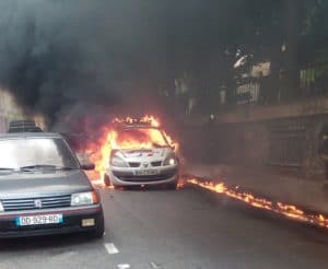 Voiture de police incendiée, quai de Valmy (Photo d'illustration L'Essor).