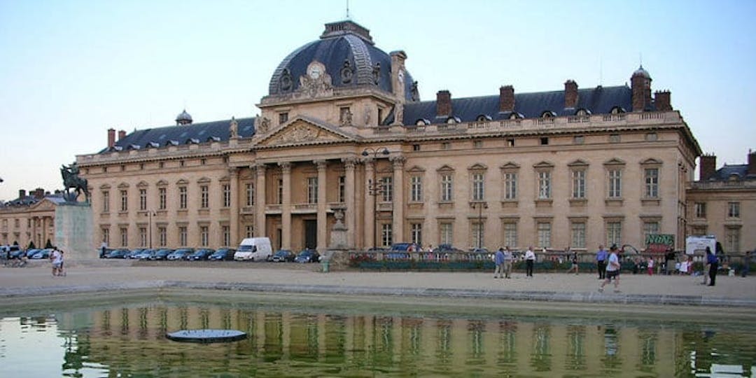 La façade principale de l'Ecole militaire à Paris qui abrite l'enseignement militaire supérieur. (photo d'illustration)