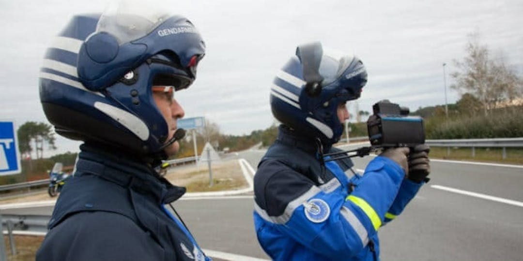 Des gendarmes de l'EDSR de Gironde lors d'un contrôle routier (Crédit photo:MG/L'Essor).