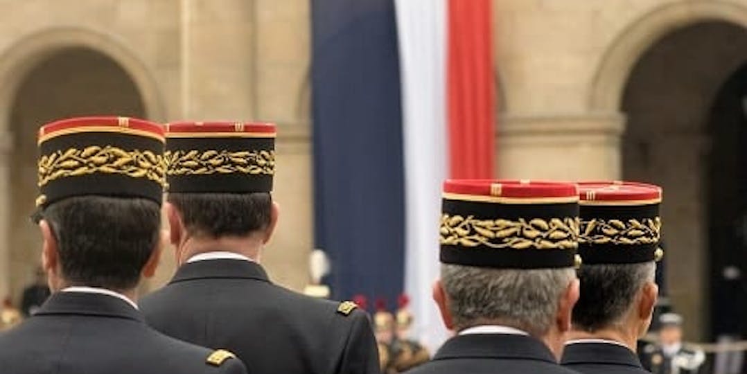 Officiers généraux lors d'une cérémonie dans la cour d'honneur de l'Hôtel national des Invalides à Paris (Photo d'illustration)