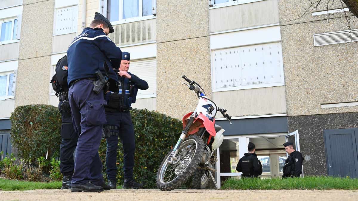 Dans le cadre d'une opération "Place nette" menée en mars 2024 dans un quartier réputé sensible de Châteaubriant (Loire-Atlantique), les gendarmes et les policiers municipaux ont mis la main sur une moto-cross utilisée pour faire des rodéos urbains. (Photo: L.Picard/L'Essor)