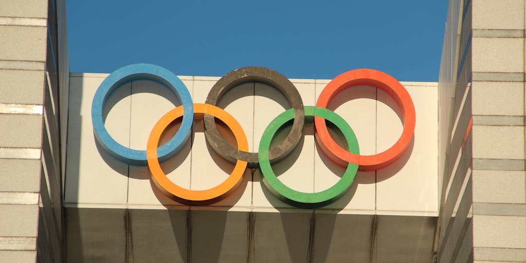 Les anneaux olympiques (Photo de Dave Kim sur Unsplash)