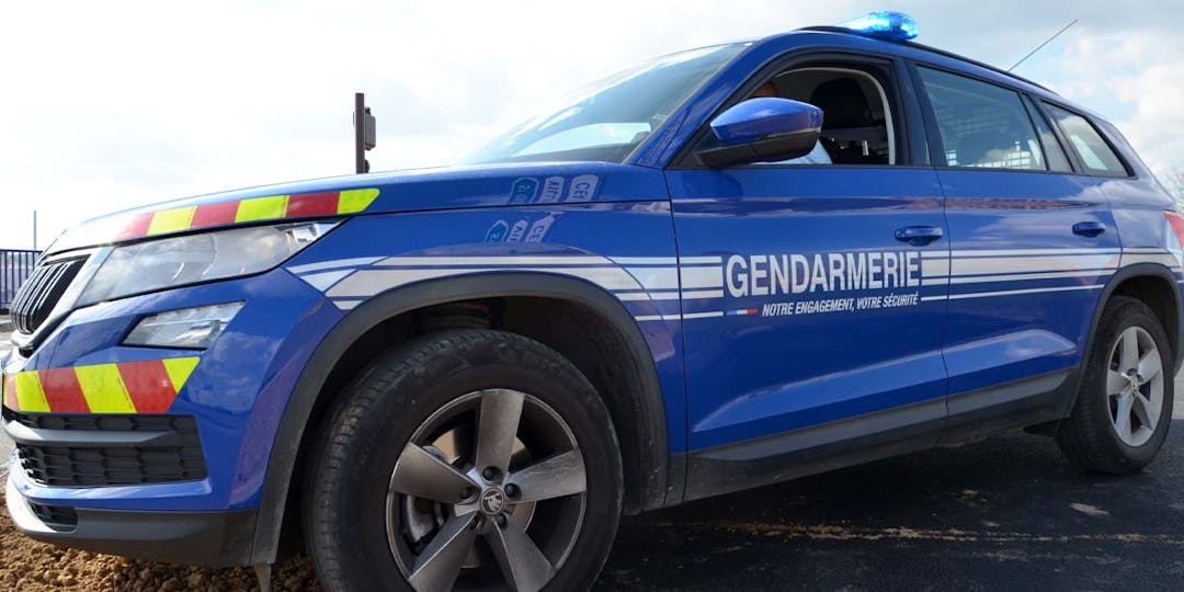 Dans la Drôme, un véhicule de gendarmerie est entré en collision avec une autre voiture. (Photo: LP/L'Essor)