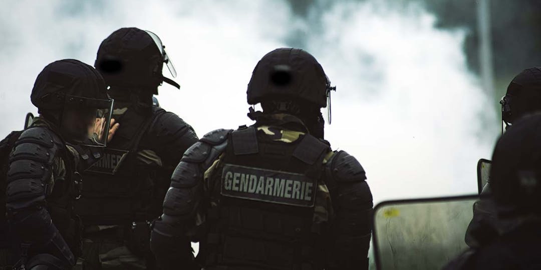 Des gendarmes mobiles lors d'une action de maintien de l'ordre. (Photo d'illustration : Hugo D. / Unsplash)