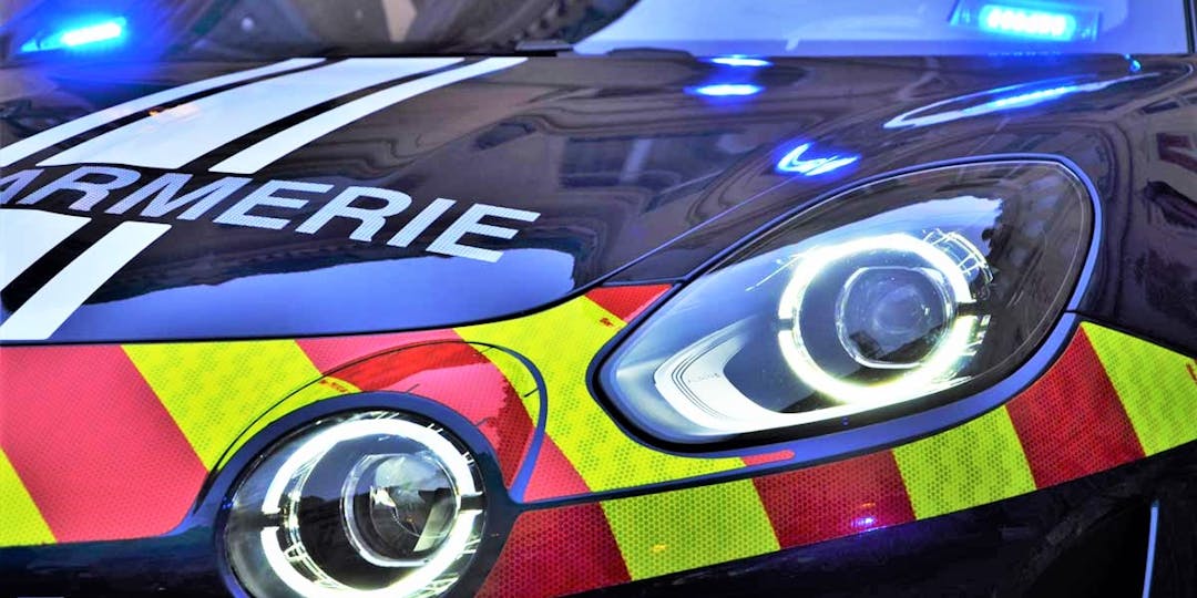 Fraîchement livrées aux 26 unités de sécurité routière choisies par la direction générale, les nouvelles Alpine A110 de la Gendarmerie entrent progressivement en service en ce mois de mai 2022. (Photo: L.Picard/L'Essor)
