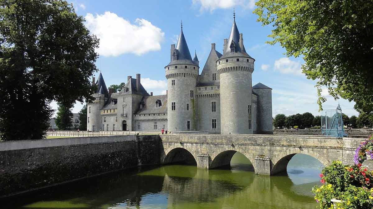 Le Château de Sully-sur-Loire, dans le Loiret (région Centre-Val de Loire). (Photo: Jakogamer/WikimediaCommons)