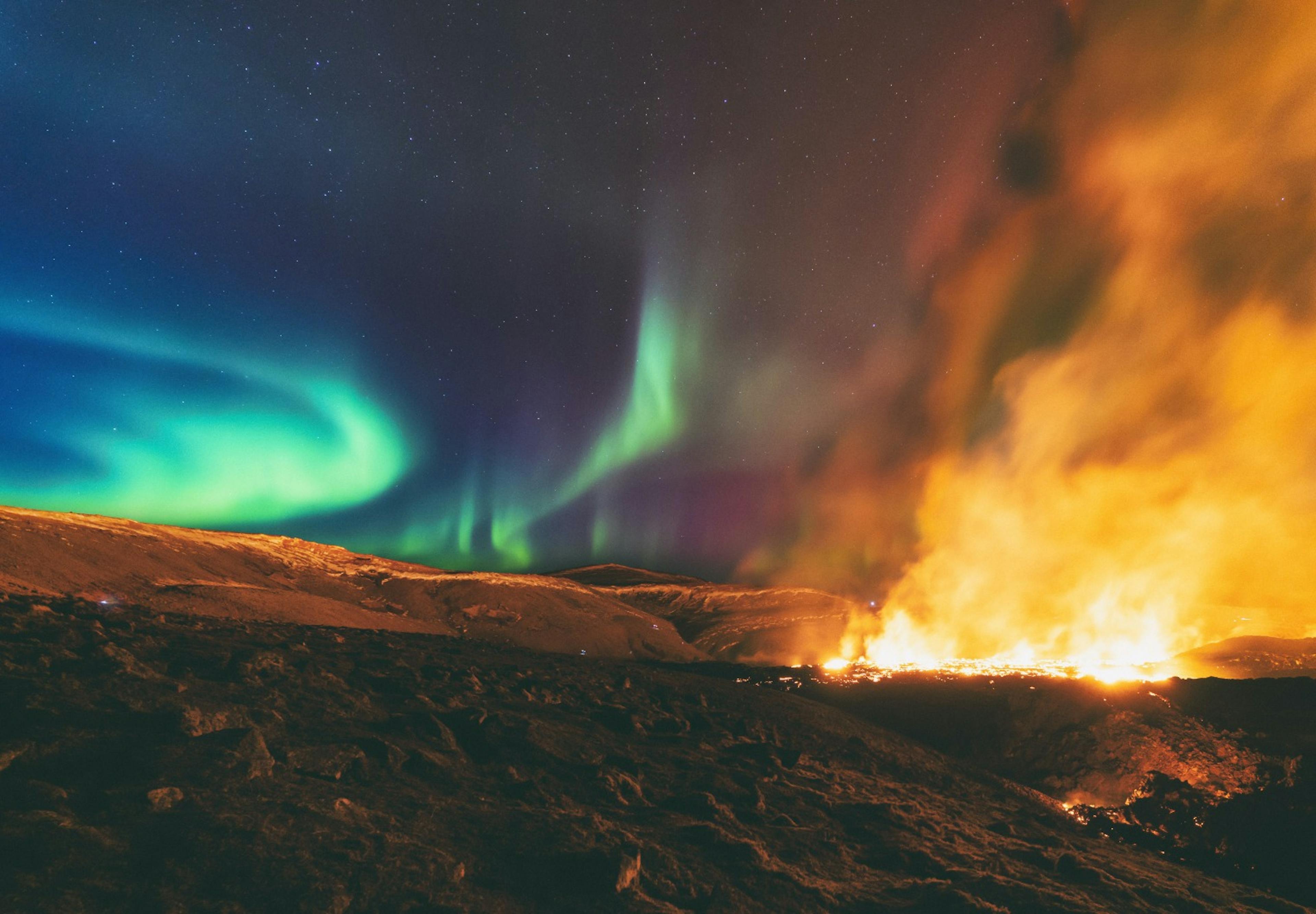aurore borealis volcano