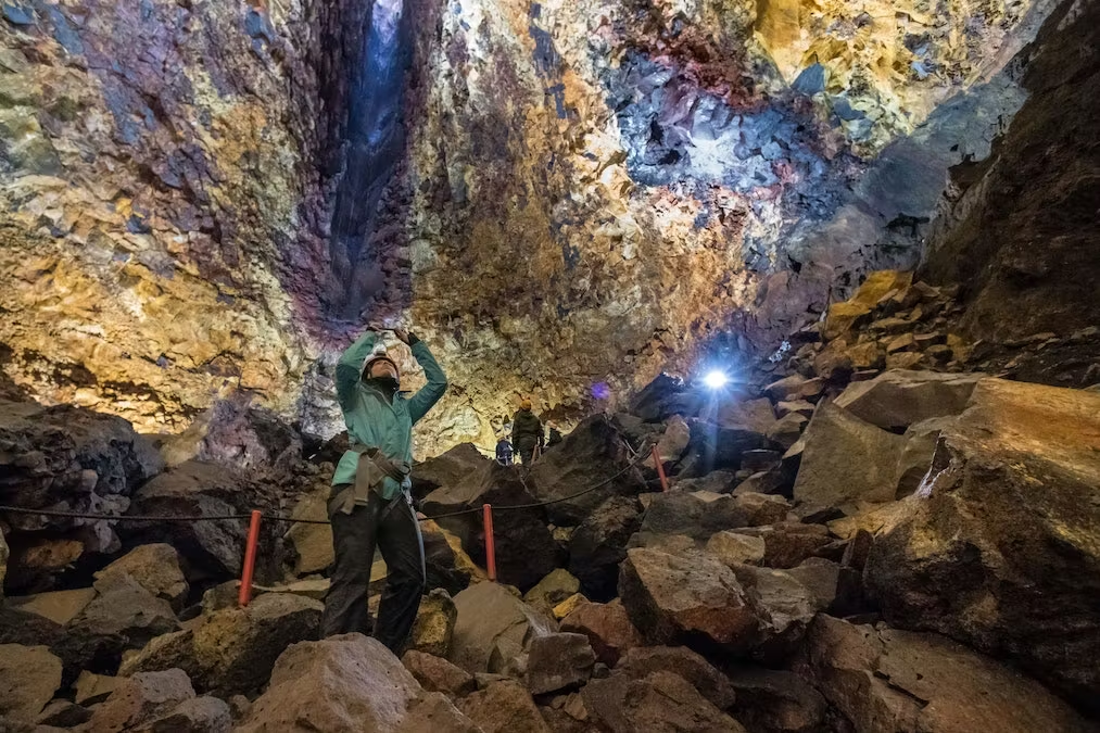 Walking deep inside the volcano