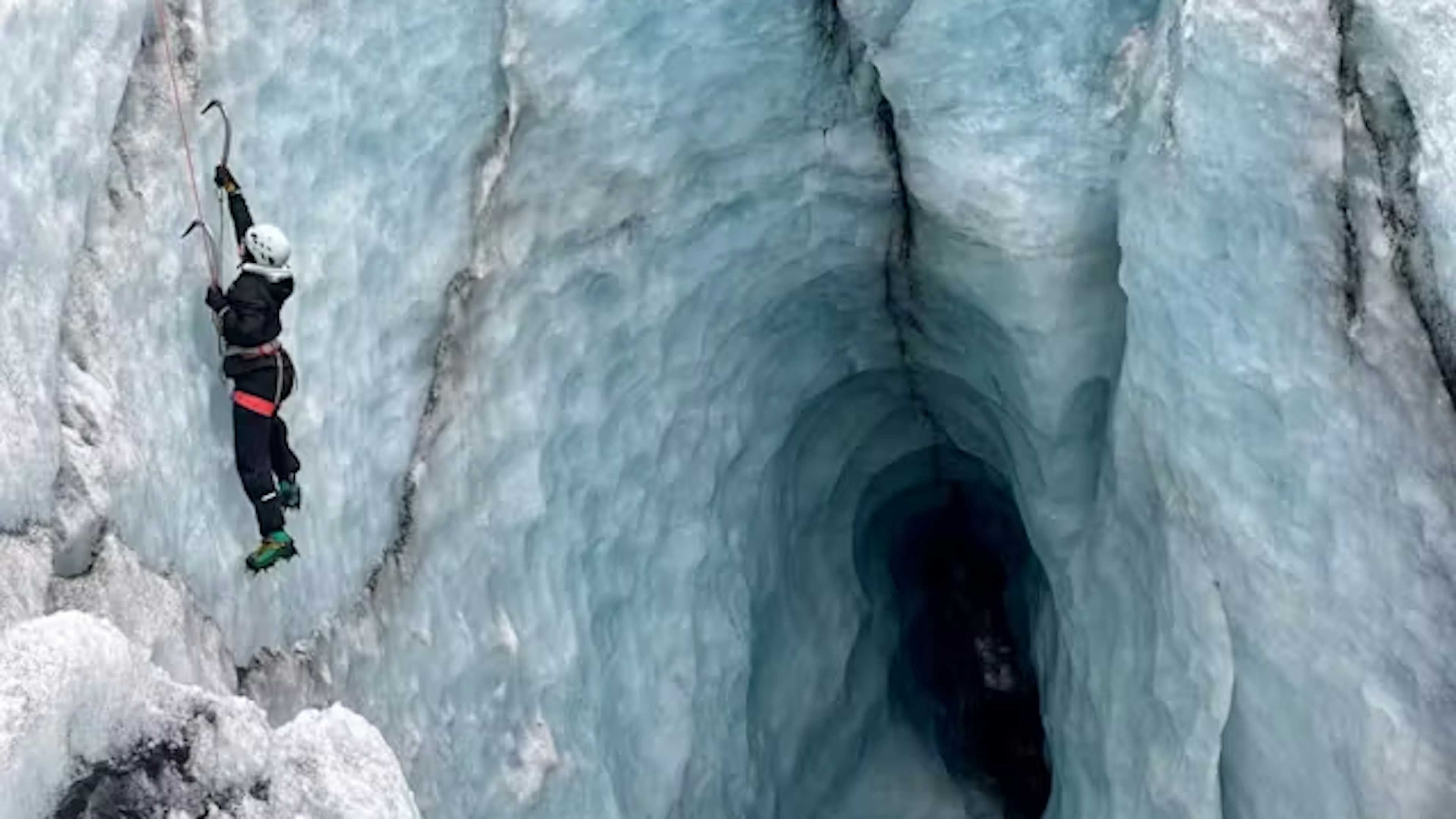Sólheimajökull Glacier Hike & Ice Climbing