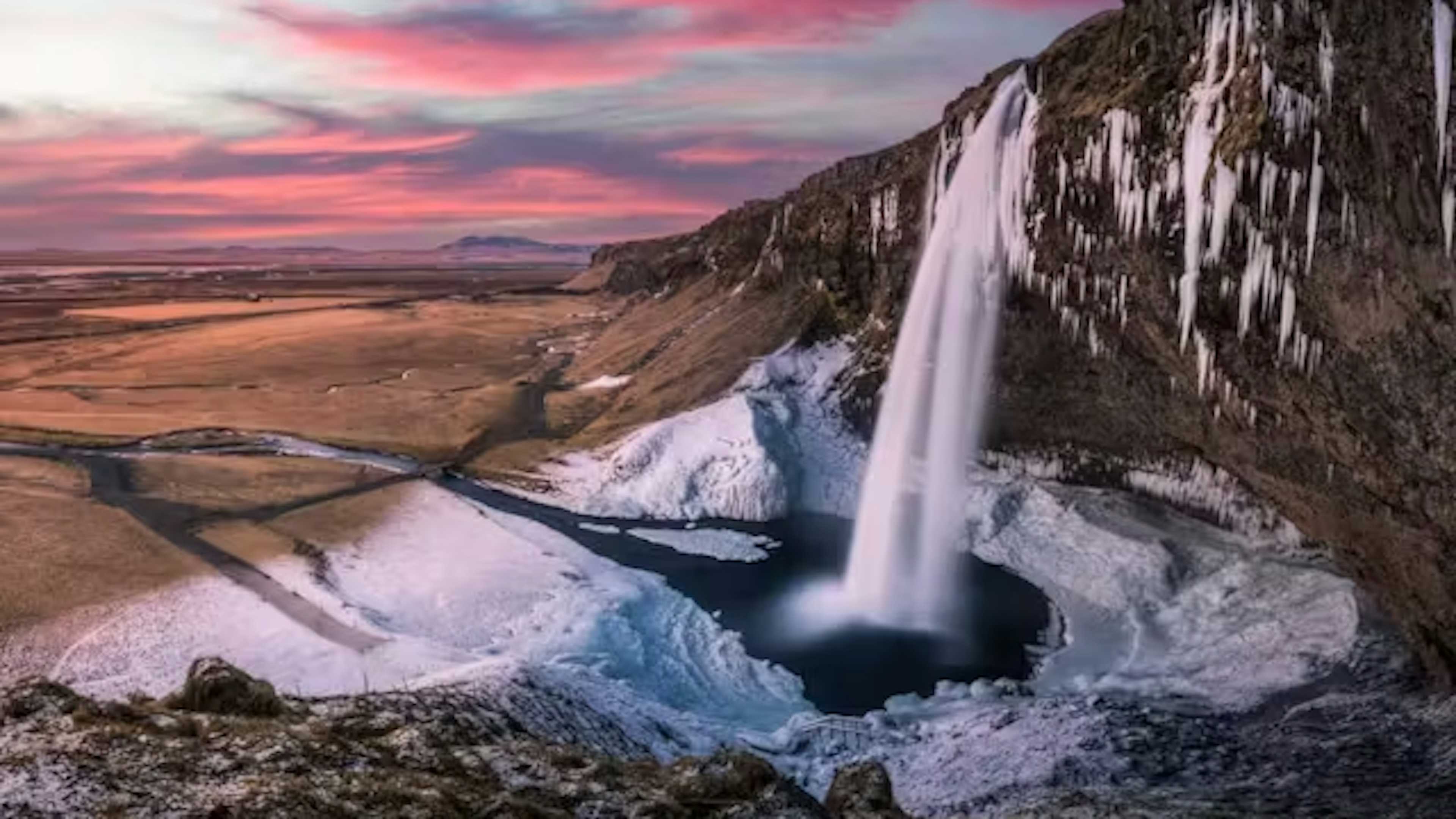 seljalandsfoss-waterfall-day-tour