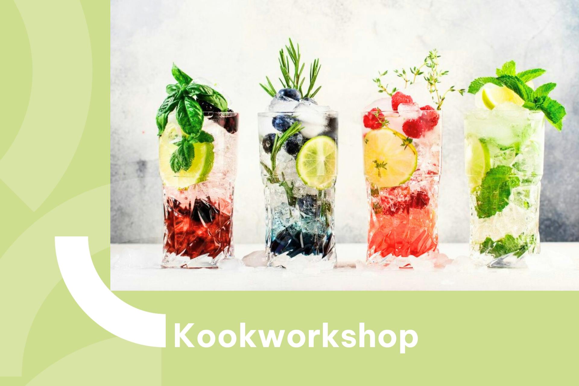 Banner met foto van zomerdrankjes met bessen en bloemen