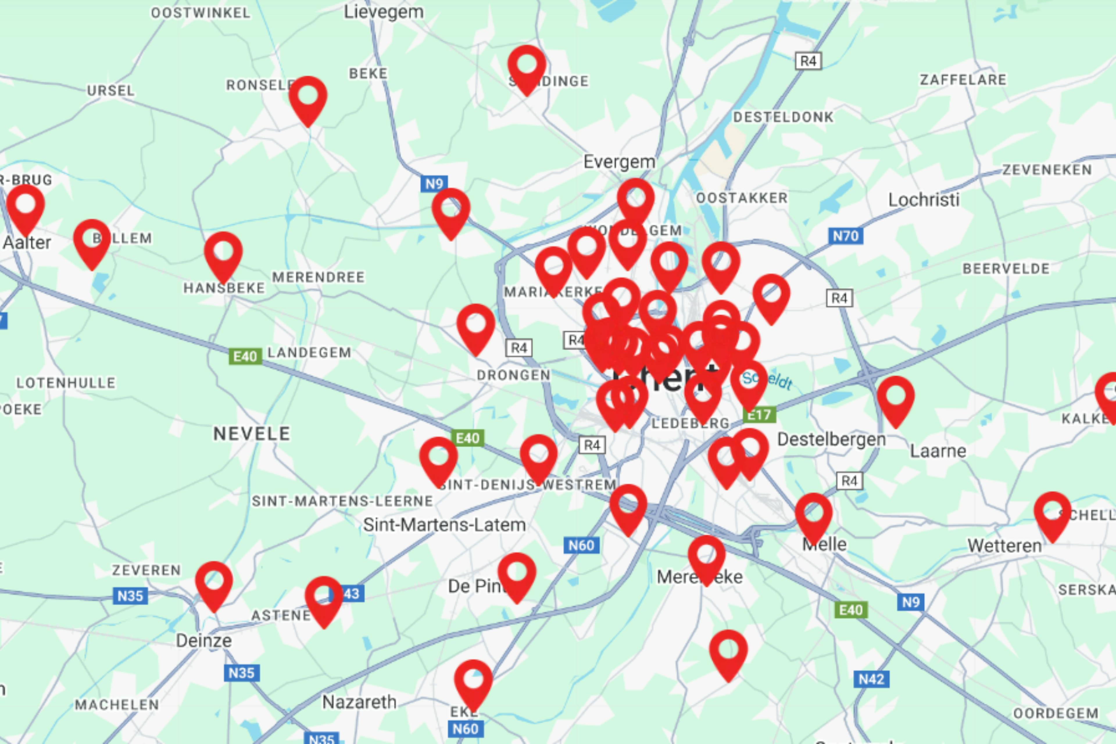 Foto van een kaart met aanduidingen voor alle 50 afhaalpunten depots voor pakketten abonnementen webshopbestellingen van De Wassende Maan