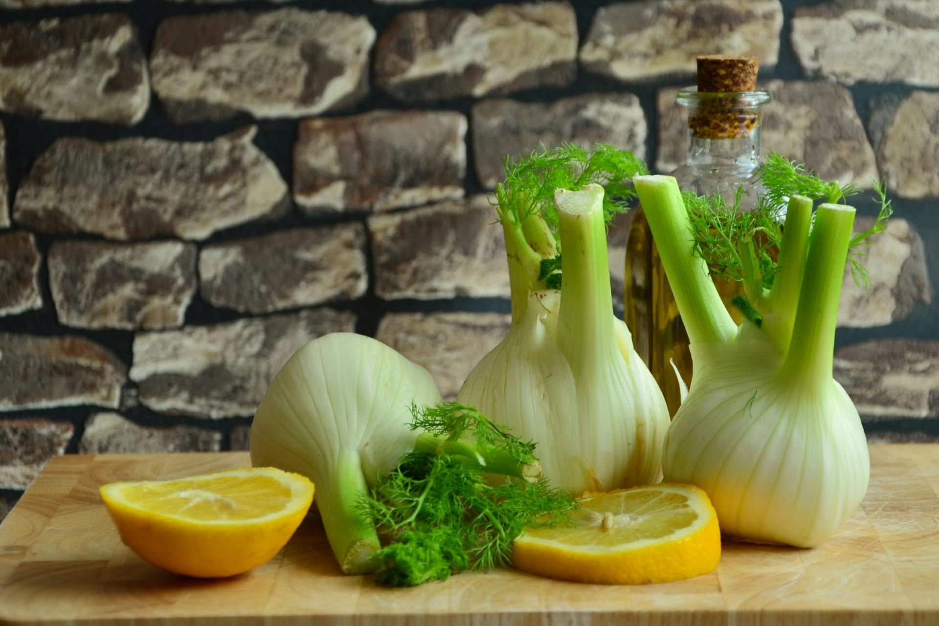 Venkel en citoen op tafel