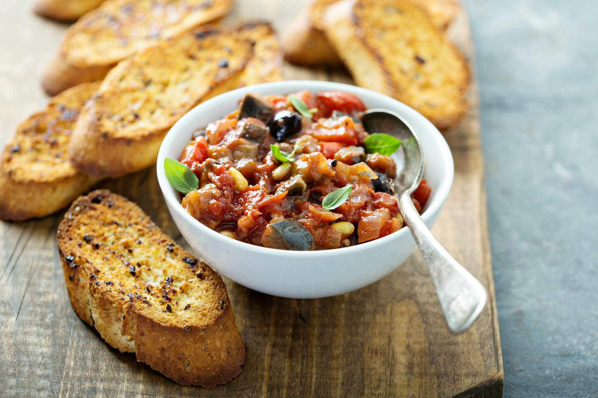 caponata met stokbrood