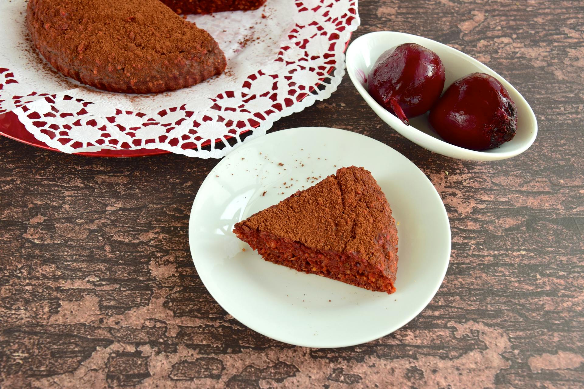 Chocoladecake met rode bieten