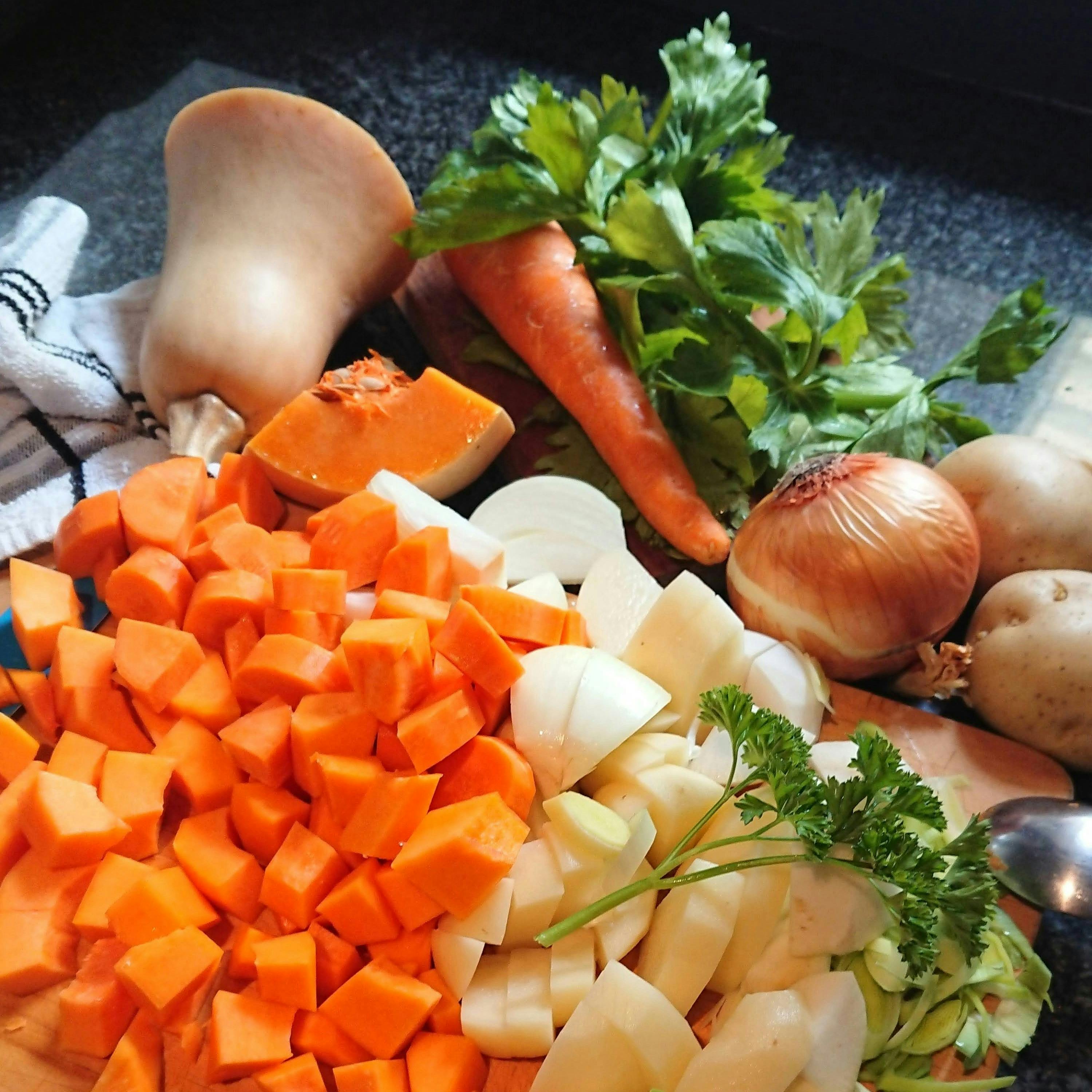 Foto van de voorbereidingen voor een éénpansgerecht