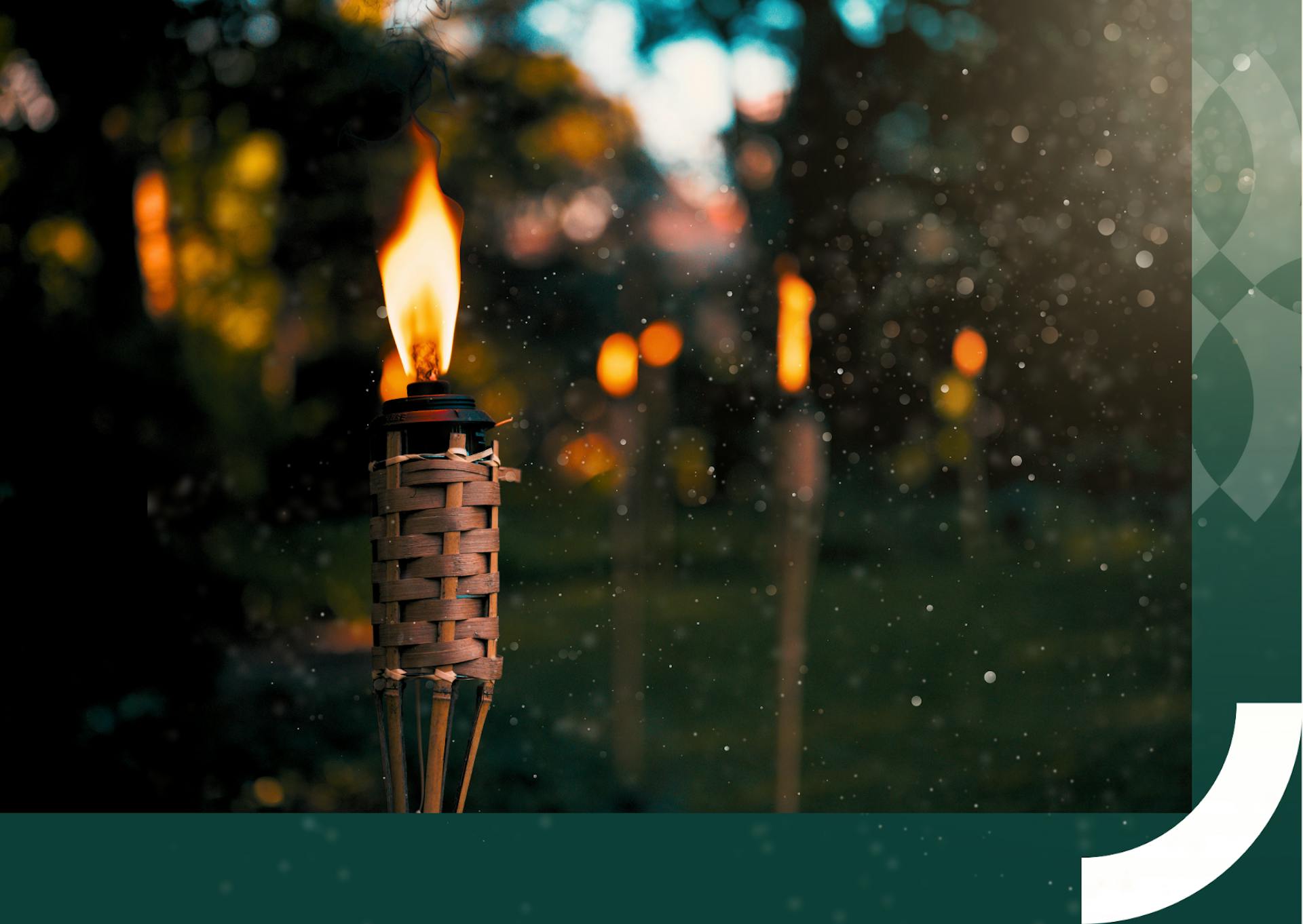 Banner met foto van fakkels in de natuur