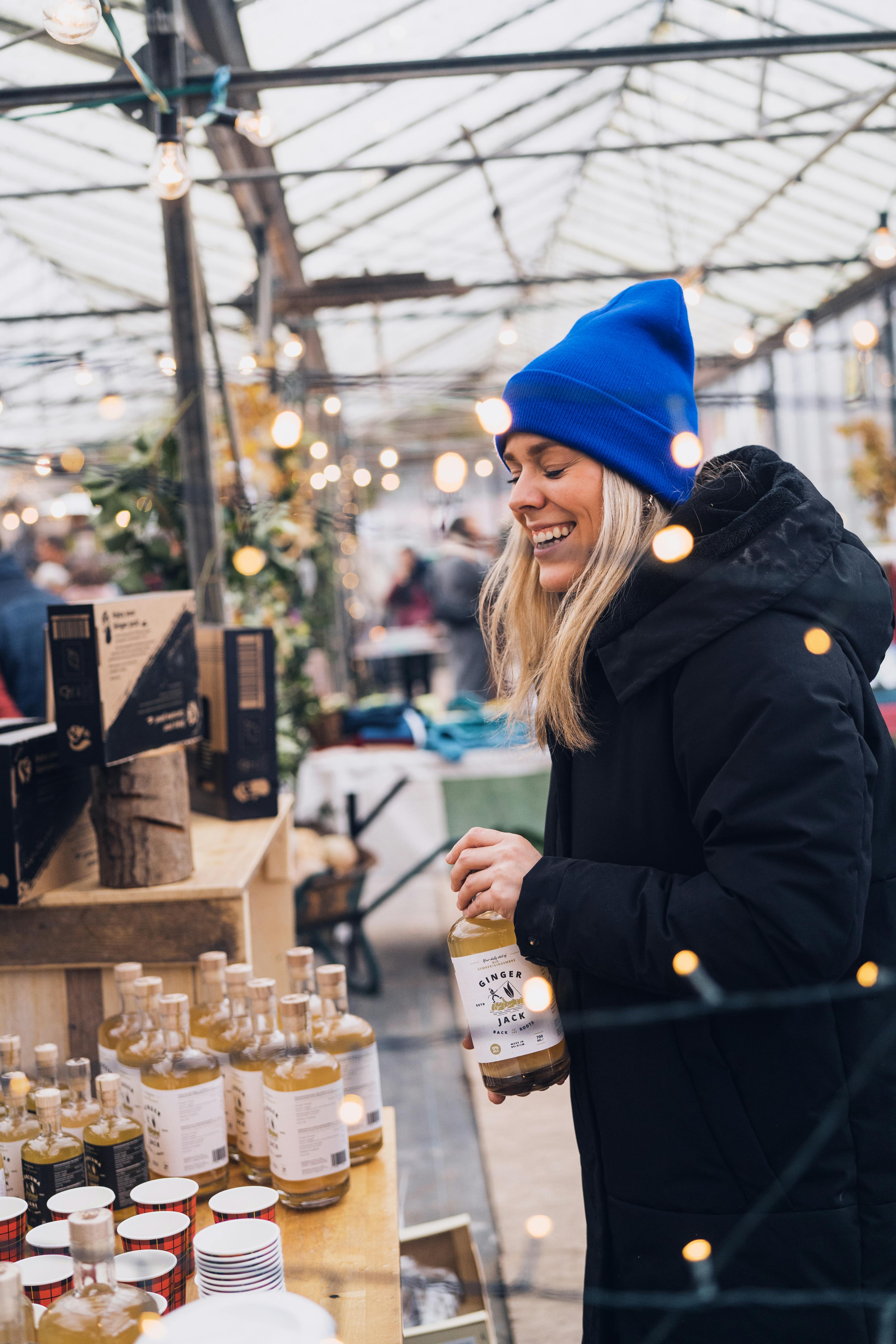 Foto van de Wintermarkt op De Wassende Maan van de stand van Ginger Jack door Karen Vandewalle