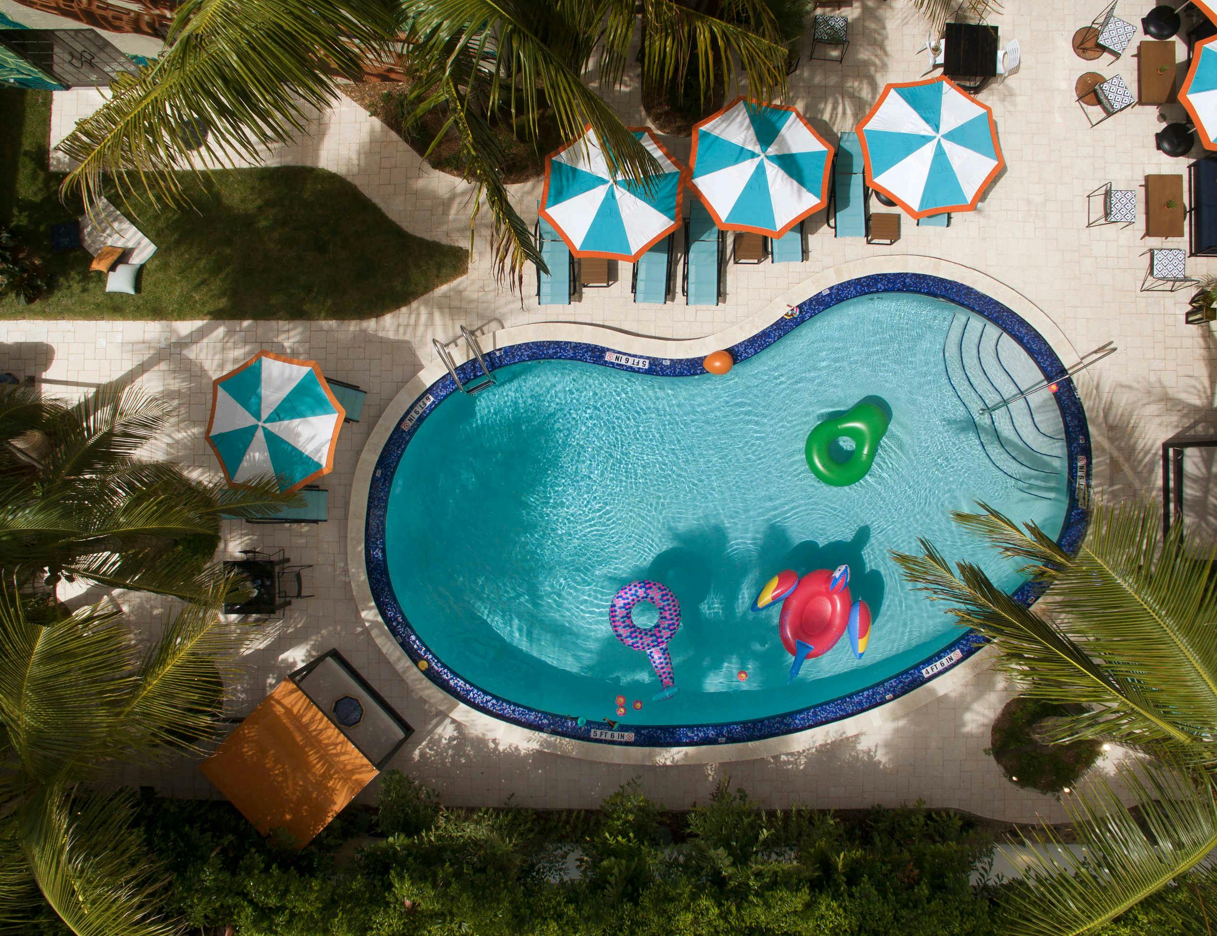 Generator Miami swimming pool
