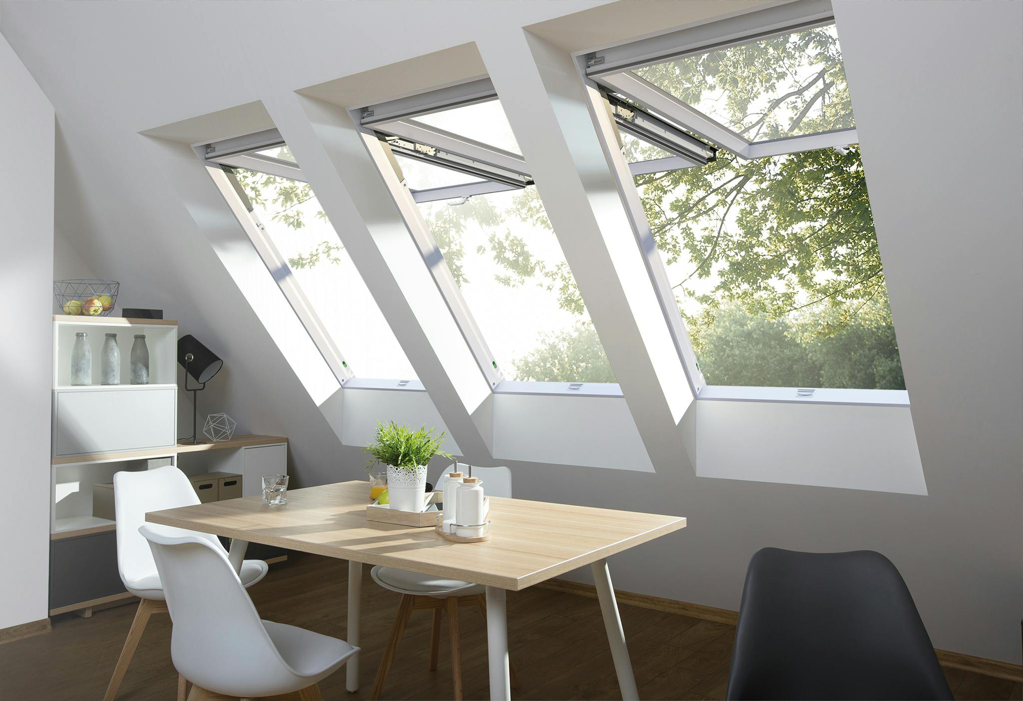 Klappschwingfenster Blick nach draußen Klappschwingfenster Blick nach draußen