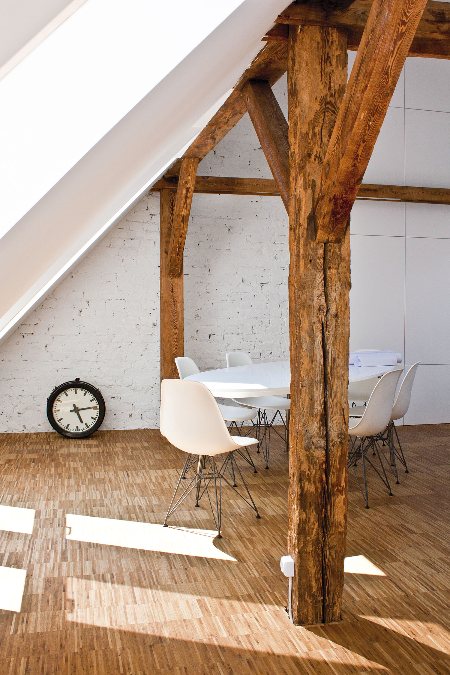 Dachgeschosswohnung einrichten: Möbel