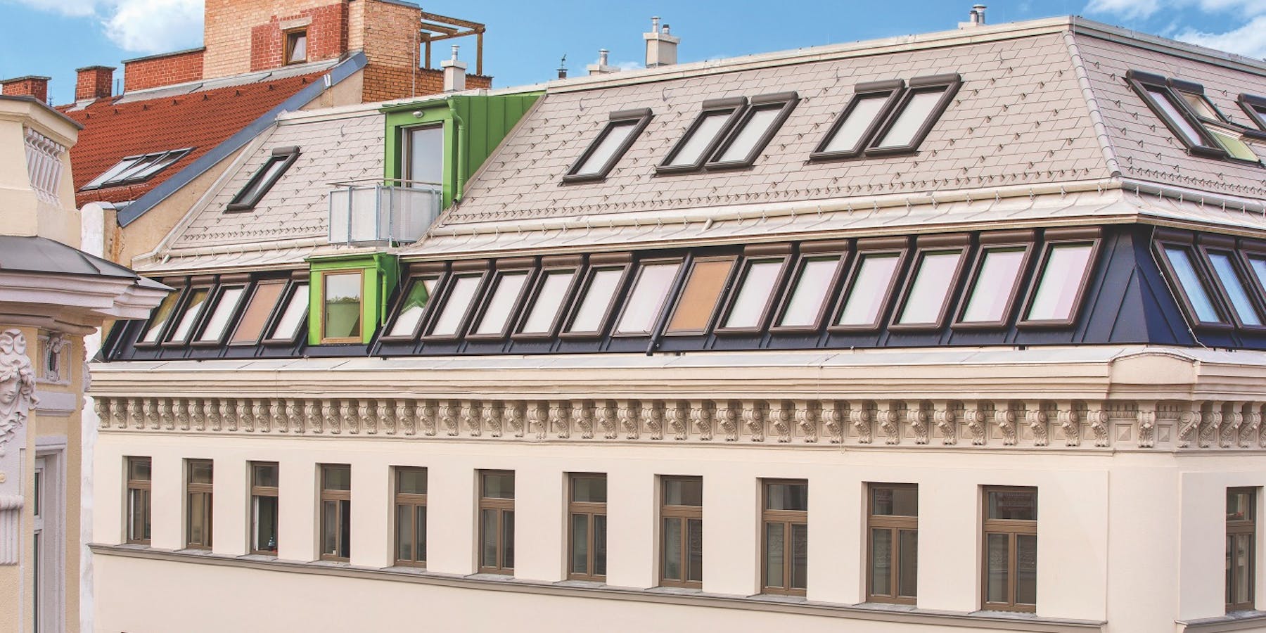 Großes Gebäude mit Standorten Großes Gebäude mit Standorten