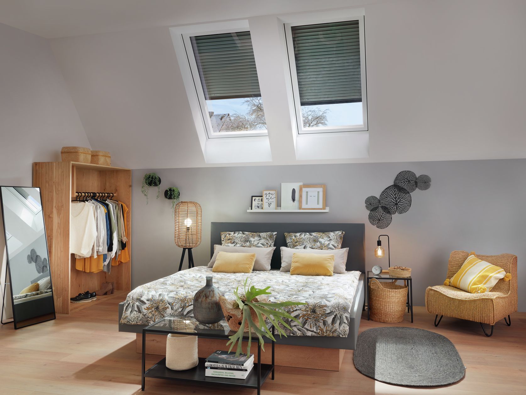 https://images.prismic.io/lich-webpage/agLm2qYofJOwHHB6_roto-dachfenster-foerderung.jpg?auto=format%2Ccompress&rect=0%2C95%2C1674%2C837&w=1800&h=900