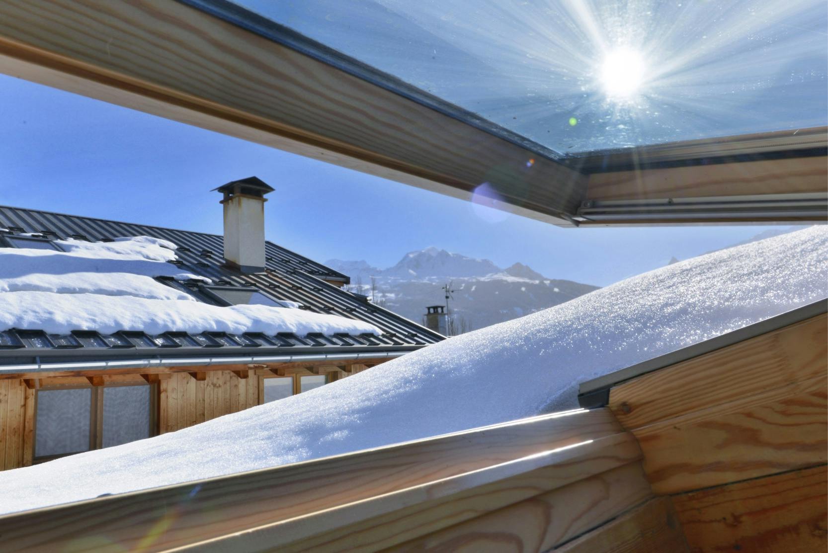 Schnee von Dachfenster entfernen | Lichtwunder