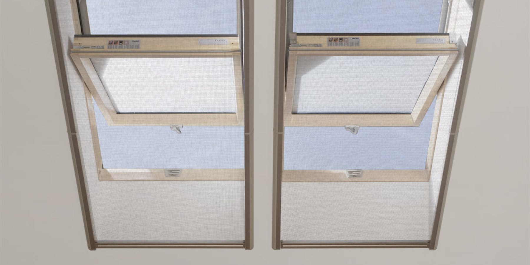Fliegengitter an Dachfenstern als Insektenschutz 