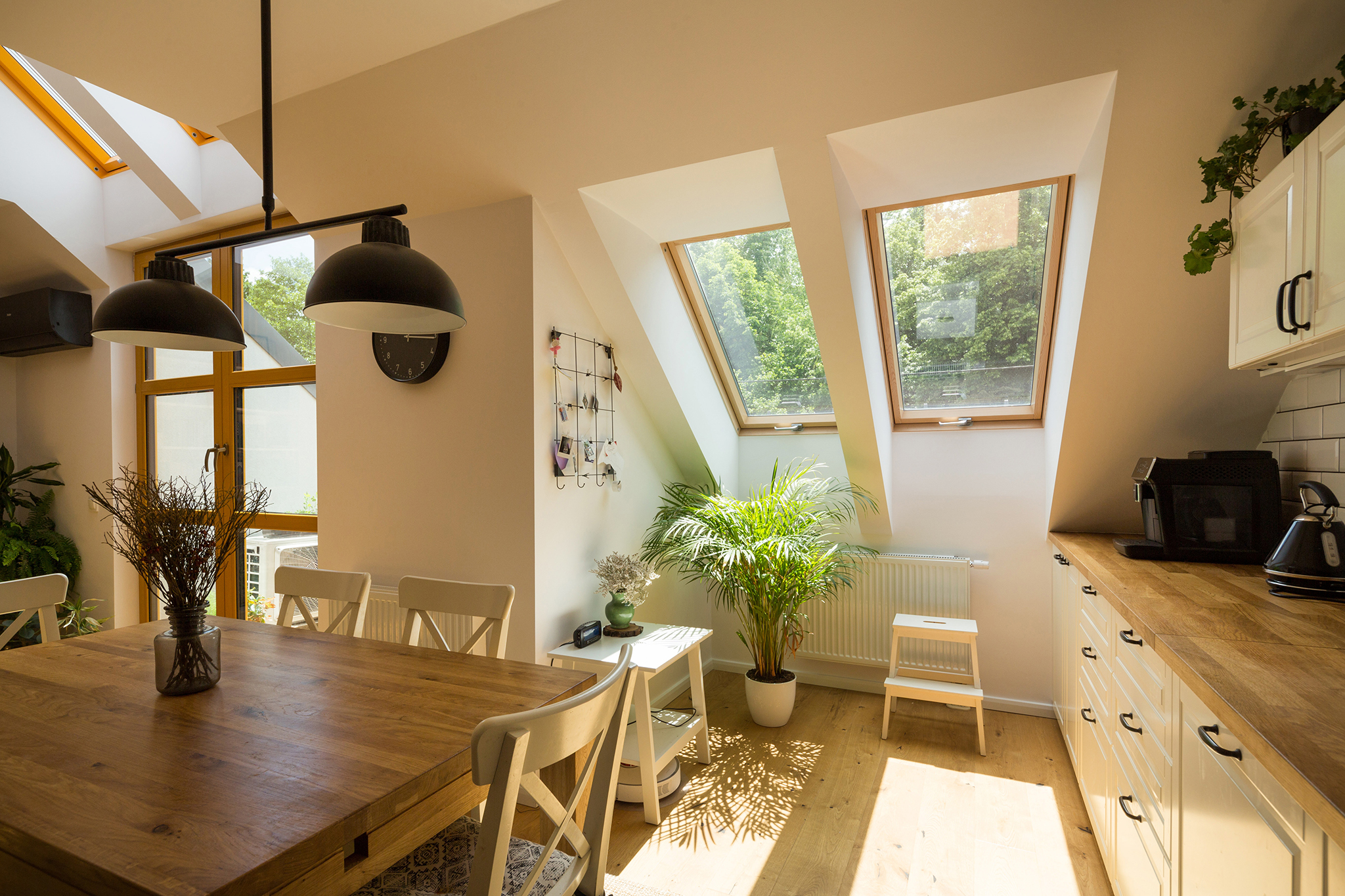 Lüften über Dachfenster in verschiedenen Räumen