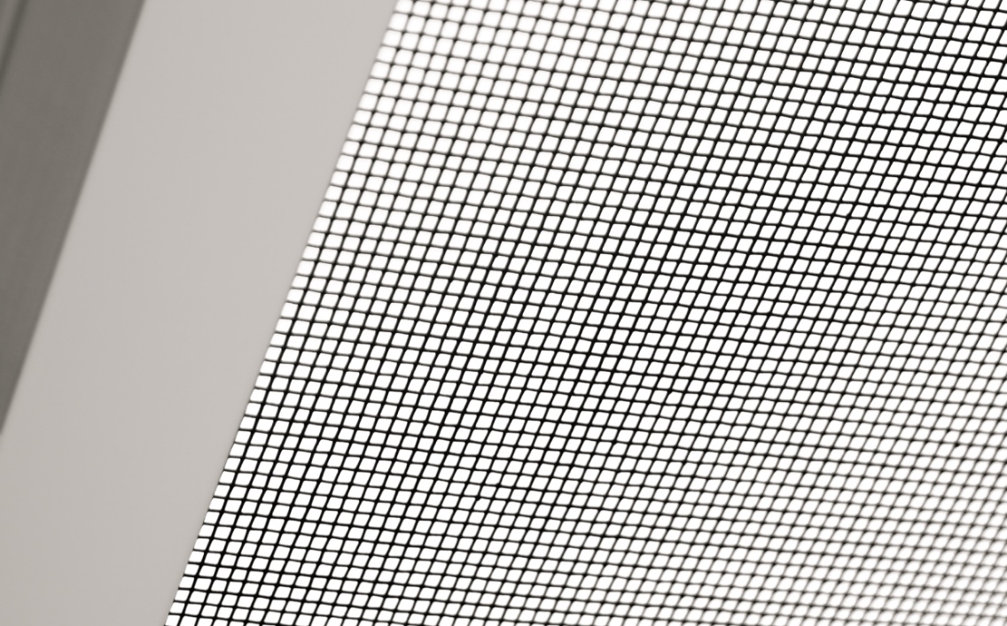 Montage des Velux Insektenschutzes