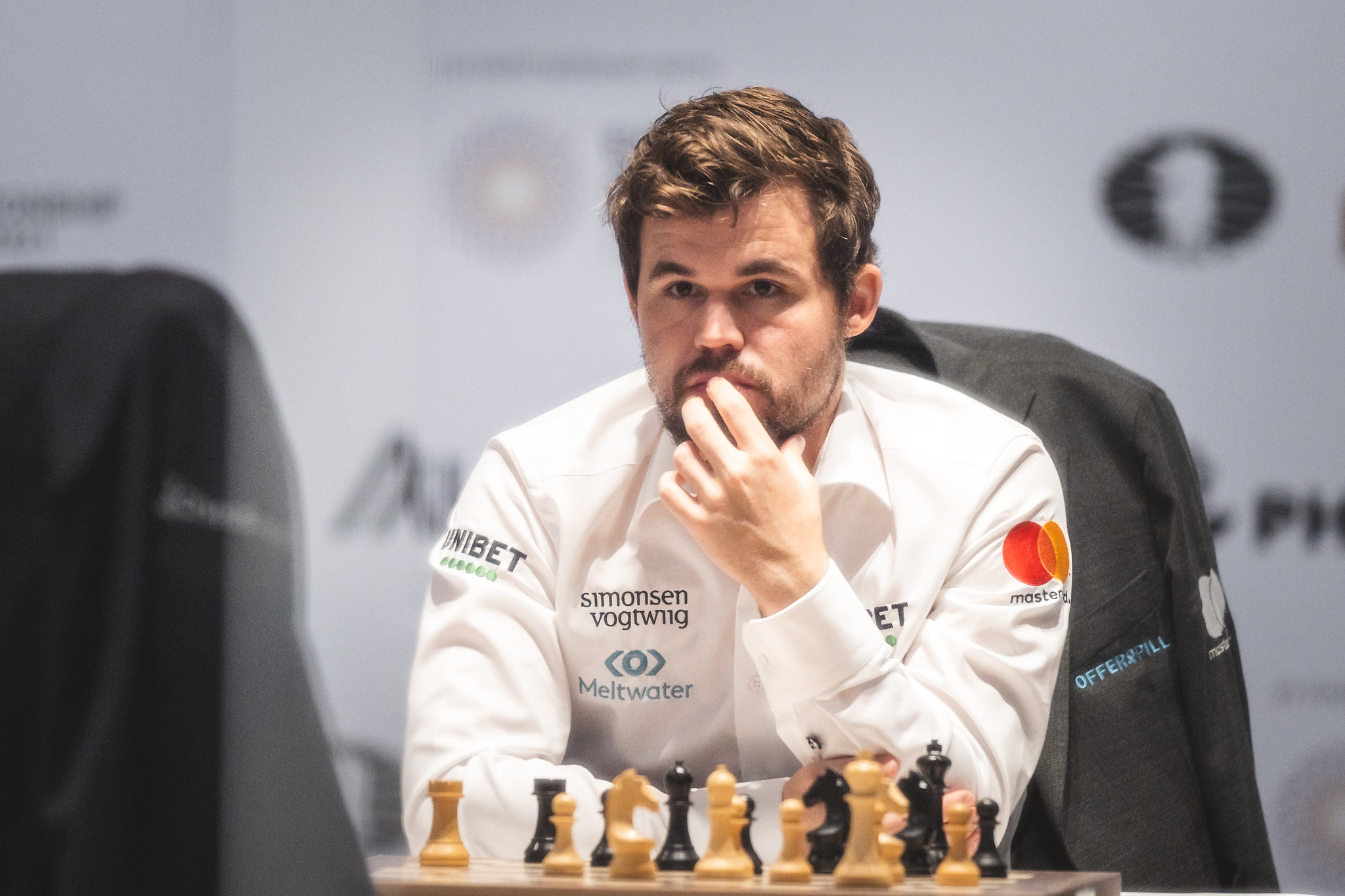 Carlsen Versus Nepomniachtchi: FIDE World Championship Round 5 | Blog ...