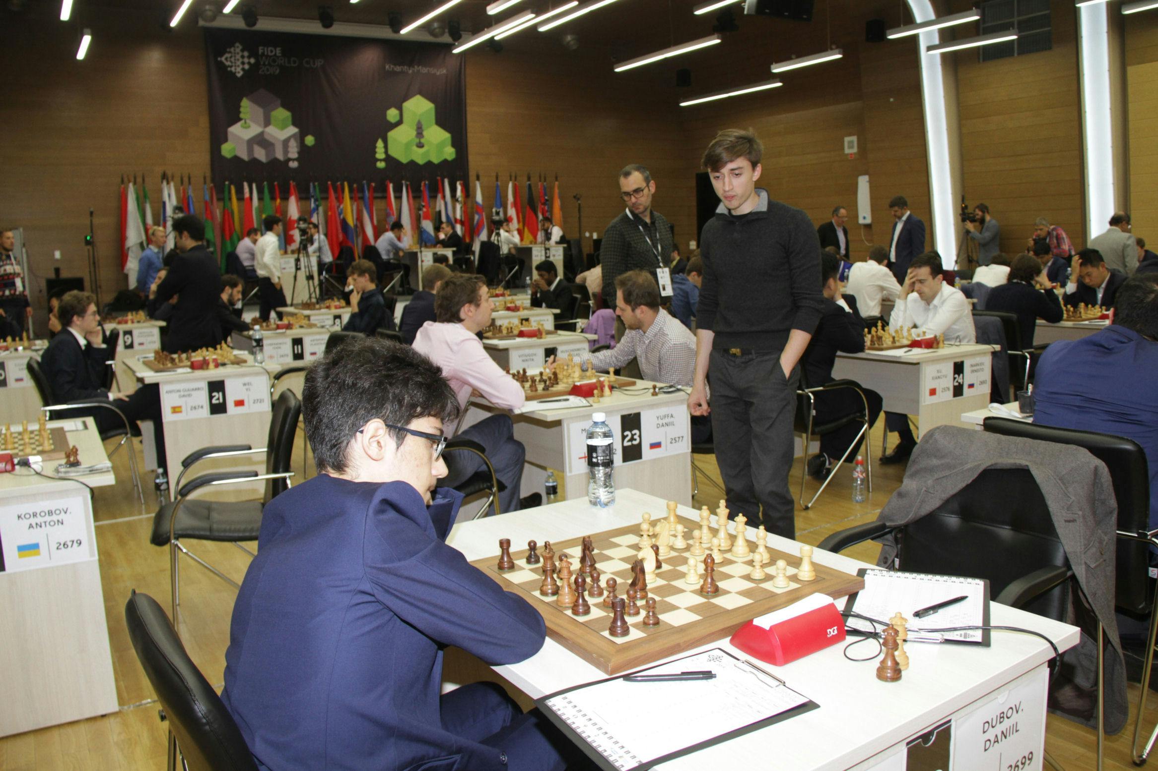 Chess grandmaster Daniil Dubov forfeits a game after refusing to