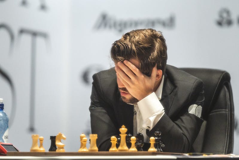 Carlsen versus Nepomniachtchi: FIDE World Championship Round 10