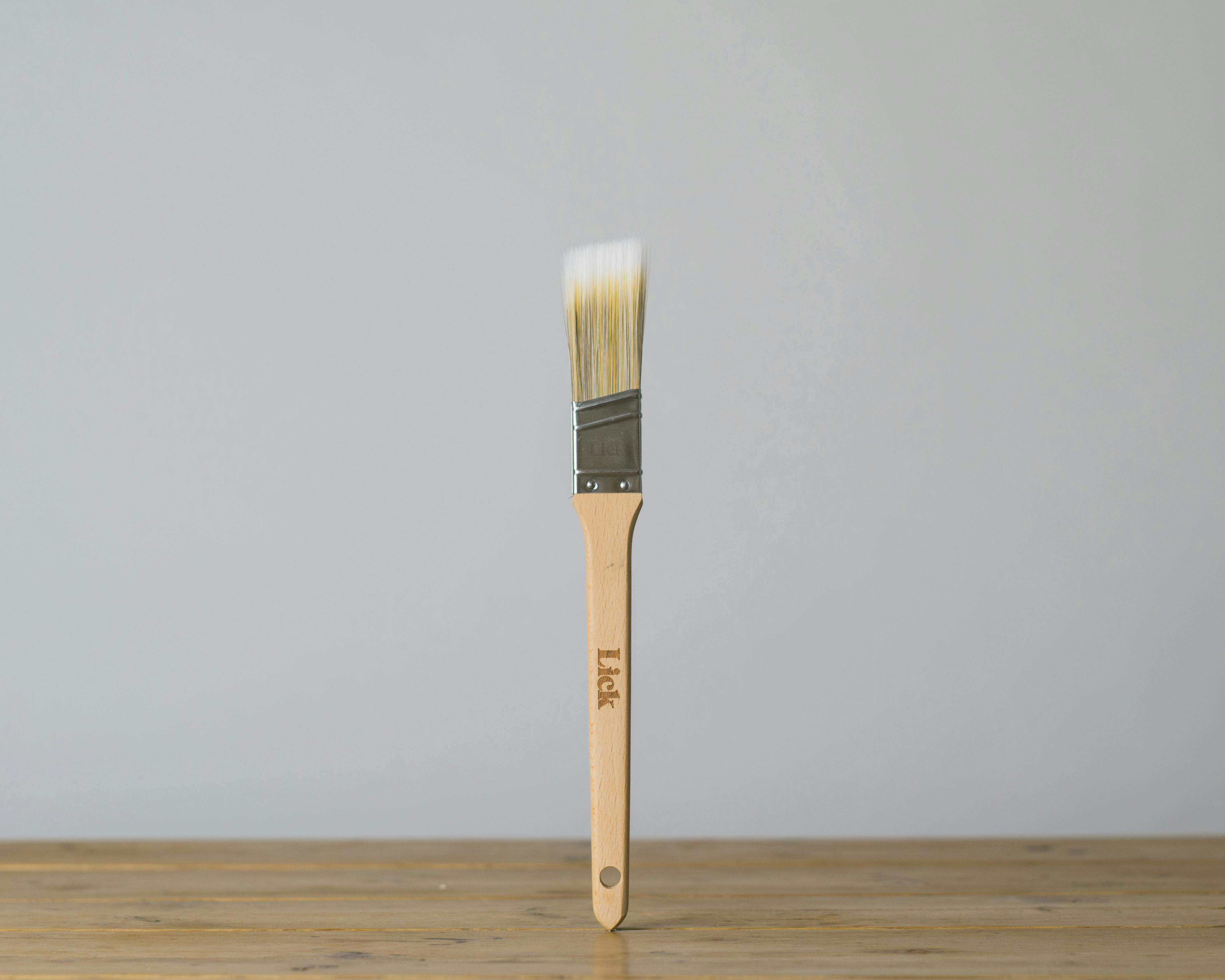 1.5inch Lick Angled Brush