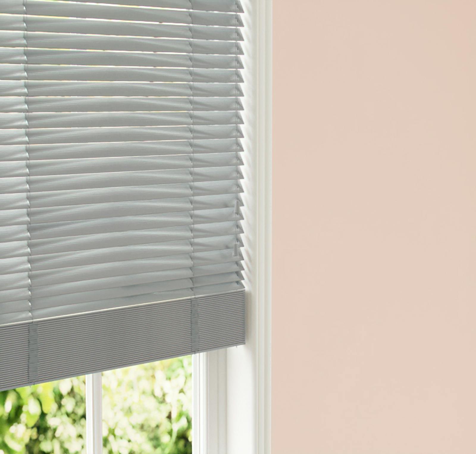 Should I Get Wood Or Faux Wood Venetian Blinds? | Lick softview venetian shades