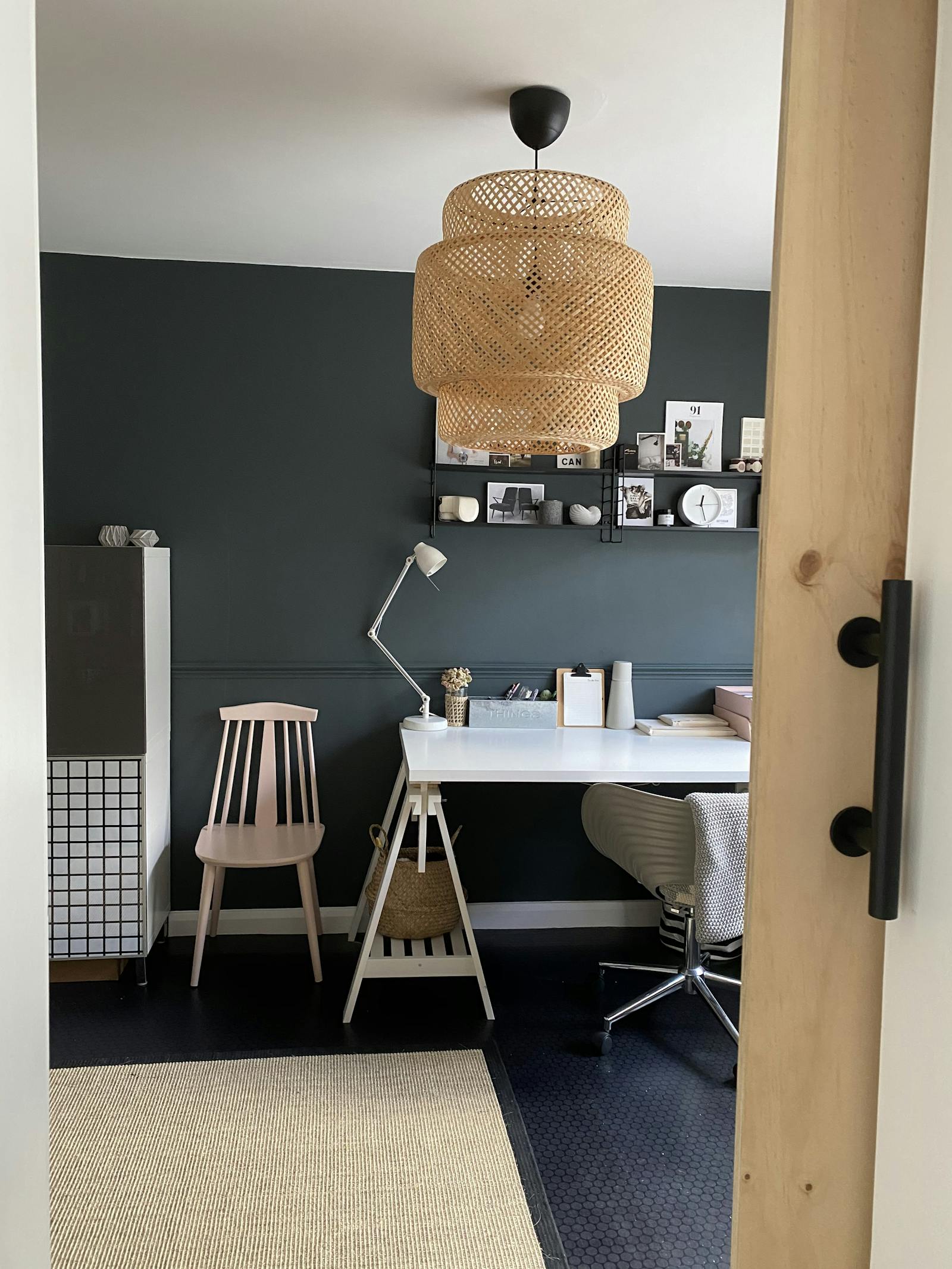Workspace in a dark blue-grey colour with rustic details