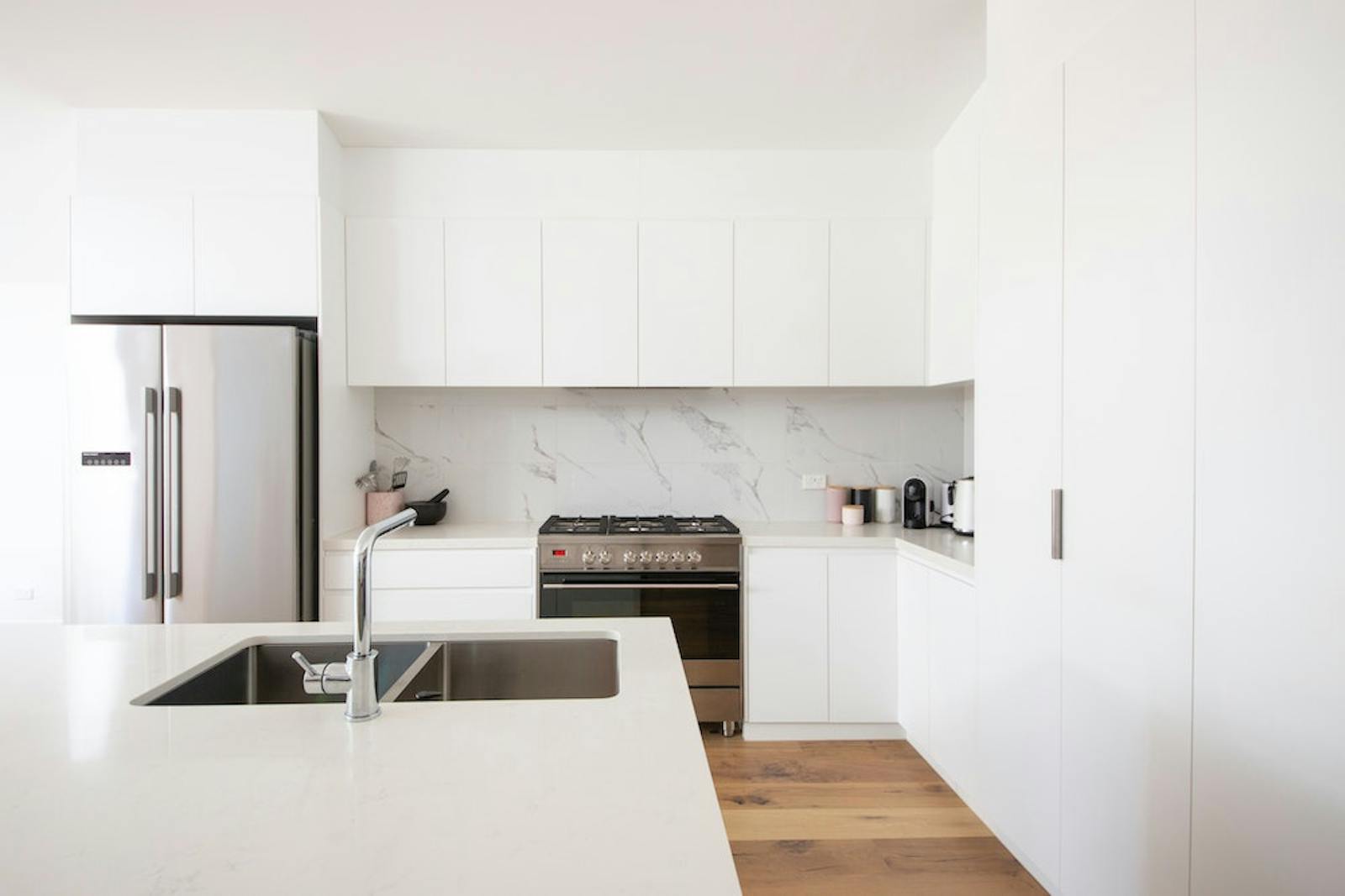 6 Tips To Create A Minimalist Kitchen Tips Tricks Lick