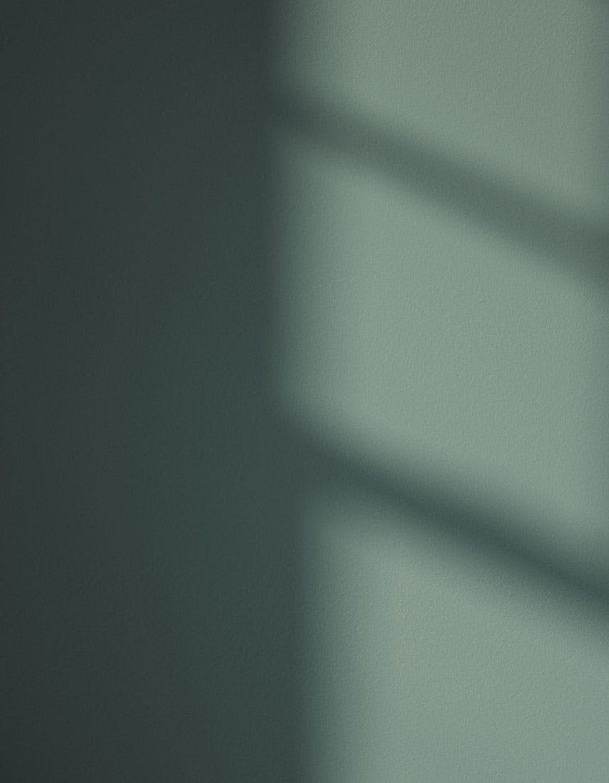 Wall showing Green 04 in varied natural light