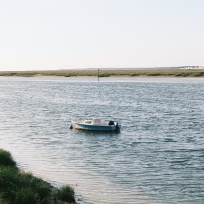Vue d'une barque de pêcheur à Saint-Valery-Sur-Somme