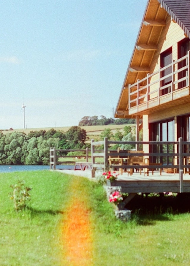 Façade et terrasse de la maison Canadienne